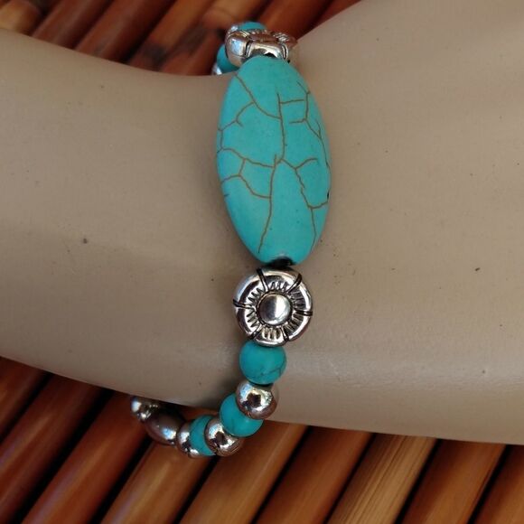 HANDMADE Gorgeous Turquoise & Silver Flower Beaded Bracelet Claw Closure - Picture 1 of 12